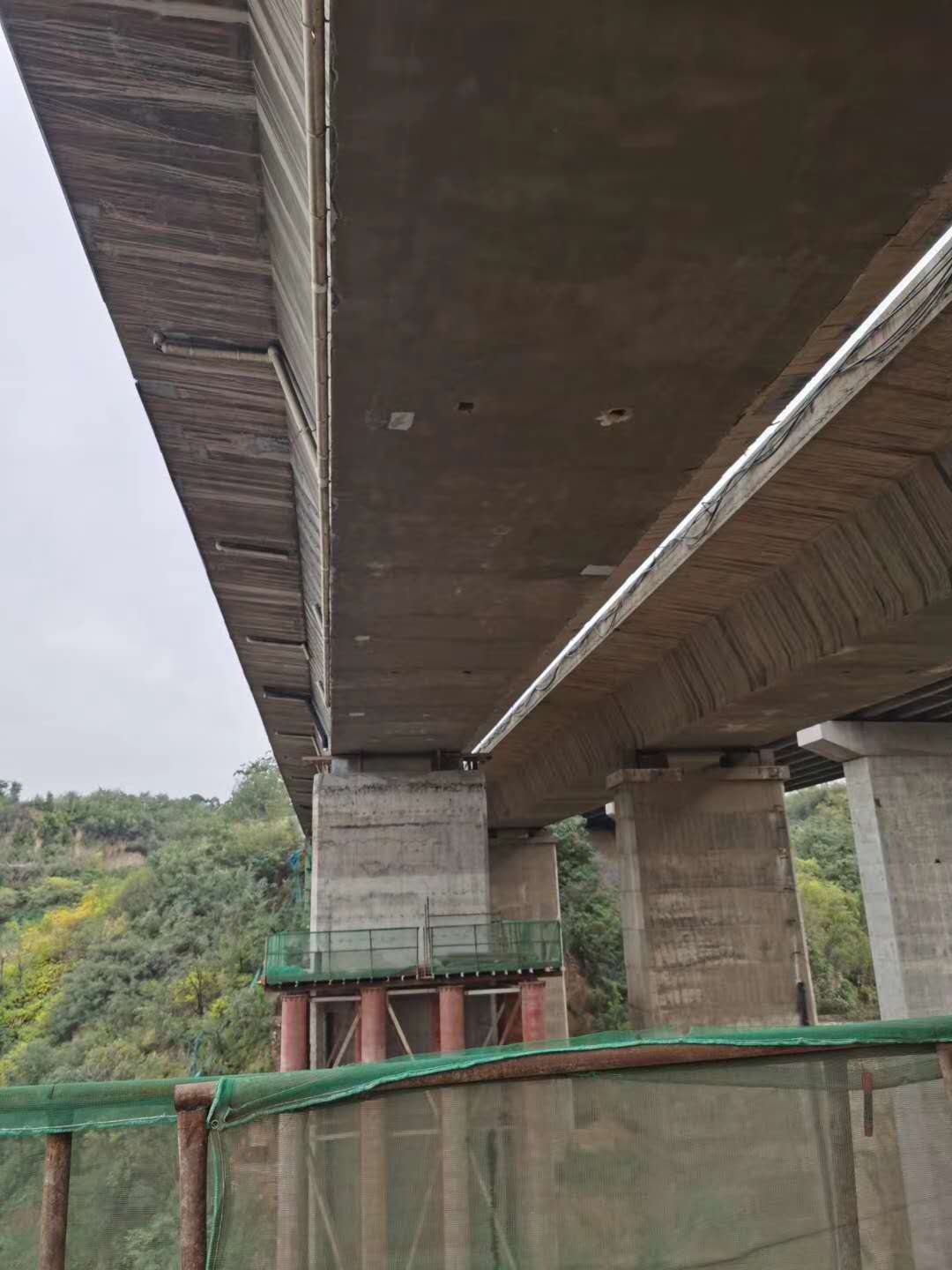 潍坊桥梁加固前制定可行设计方案图并用对施工方法